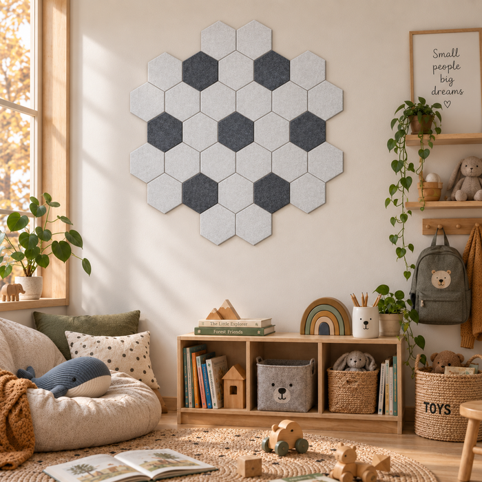 MOSA Hexagon 18 – Fotball – 31 paneler. KI-assistert romillustrasjon.